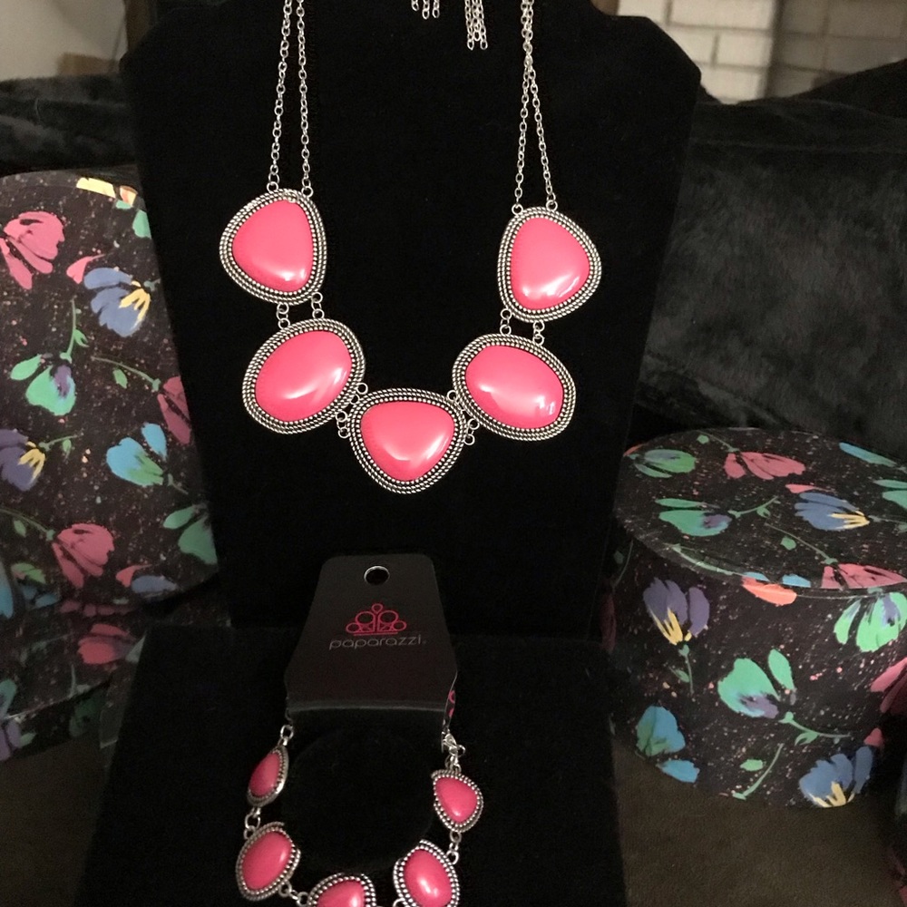 Pretty in pink jewelry set